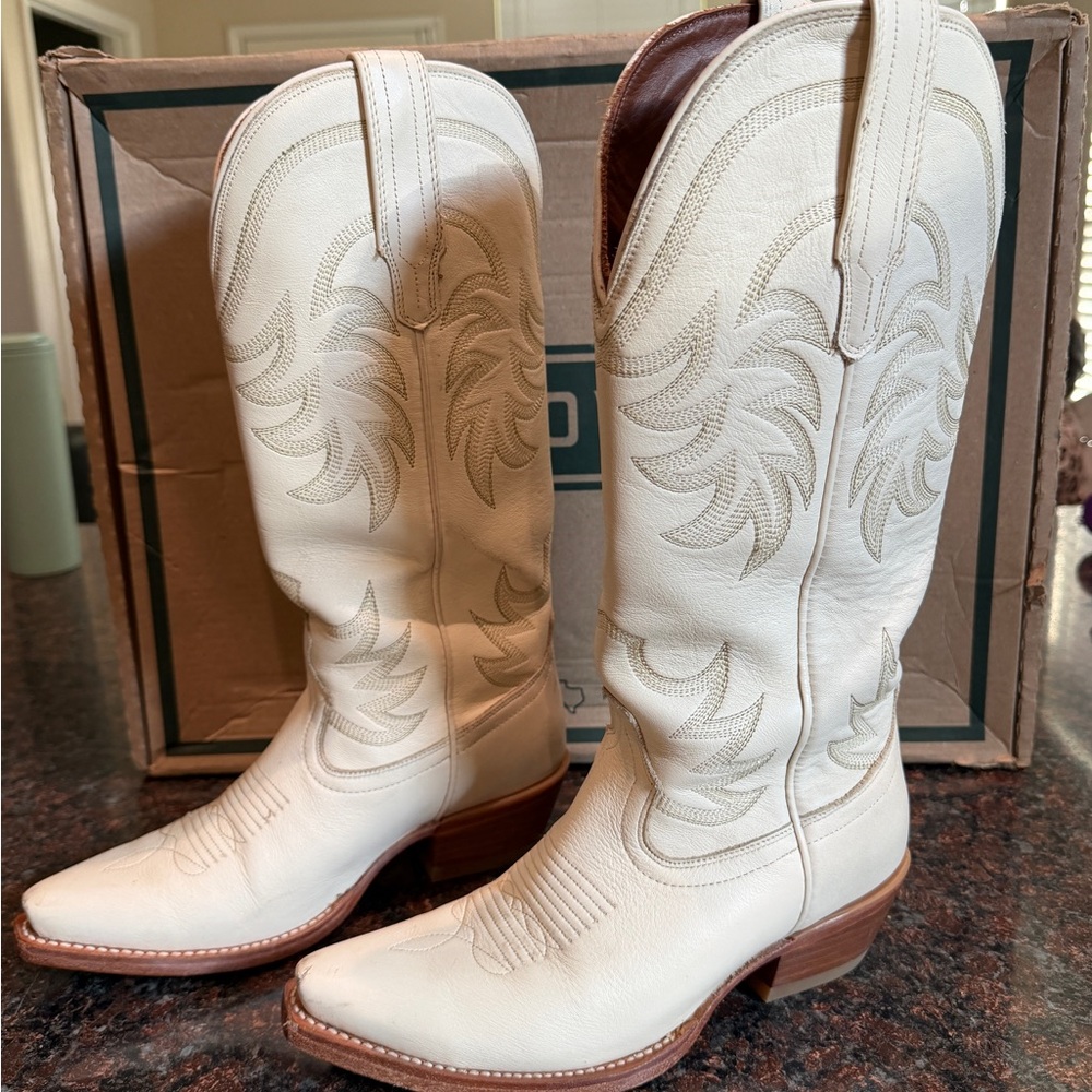 Tecovas Cream Leather Heeled Boots